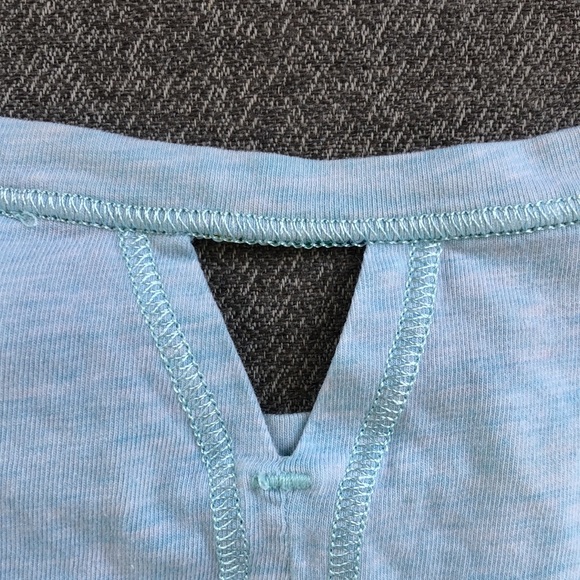 IVIVVA / LULULEMON Keyhole Back T-Shirt - Picture 6 of 8